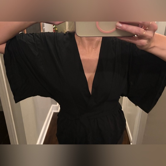 Club Monaco Elegant Black Kimono Style Top - Picture 4 of 4